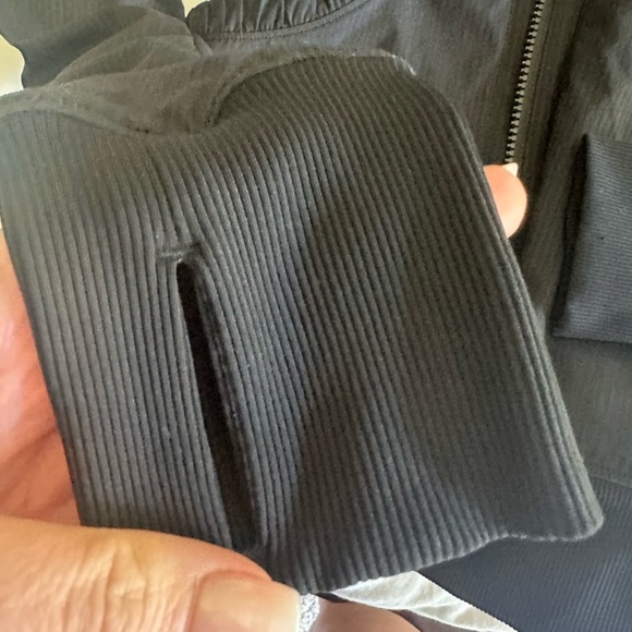 Lululemon black women’s hooded zip up - like new 6 - Picture 3 of 6